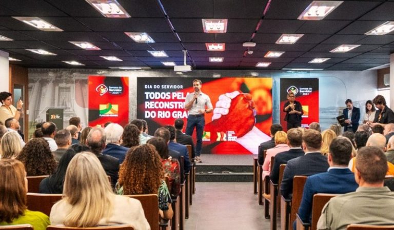 Prêmio de Reconhecimento Funcional homenageia órgãos estaduais por atuação durante as enchentes