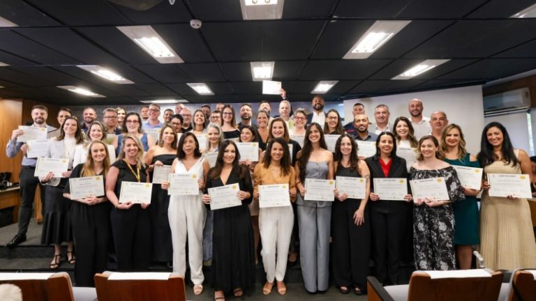 Servidores da primeira turma do Lidera RS se formam em Porto Alegre