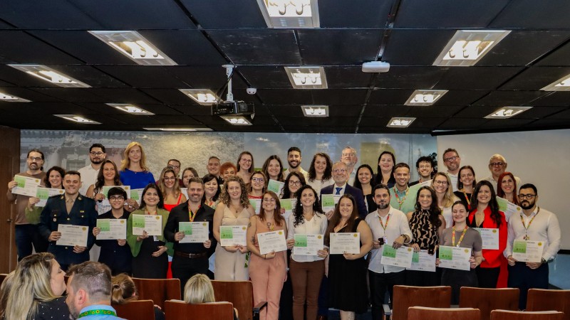 Segunda turma de servidores celebra formatura do Lidera RS em Porto Alegre